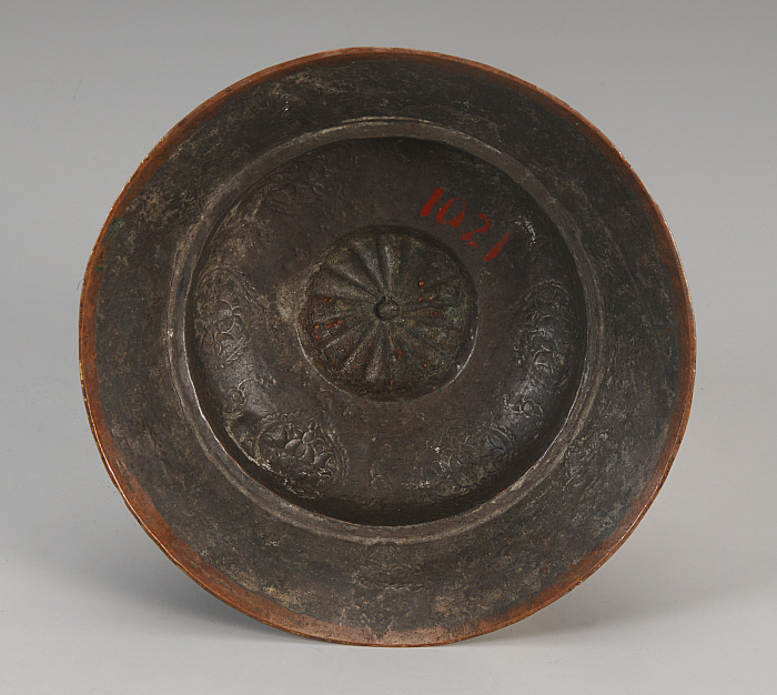 Pair of Covered Dishes Slider Image 10